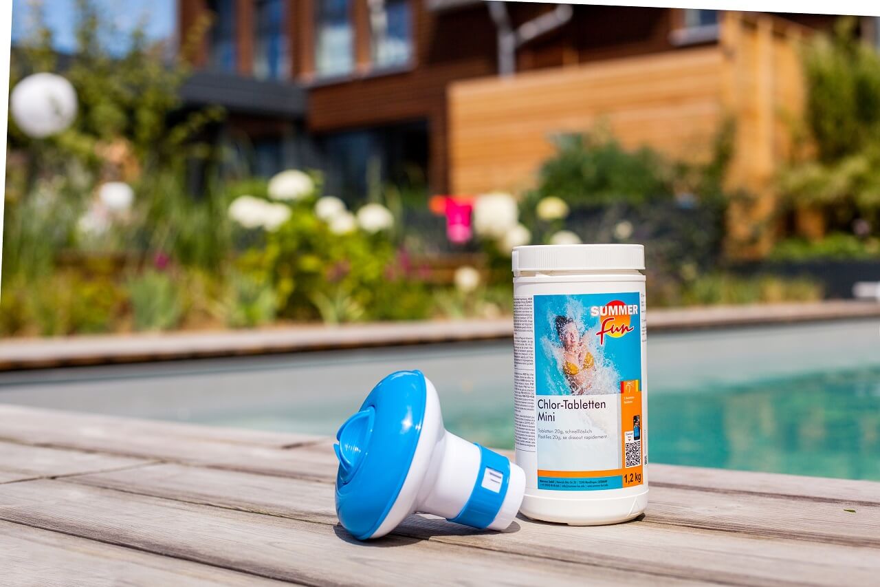 Poolreinigung mit Stoßchlorung Poolreinigung mit Stoßchlorung
